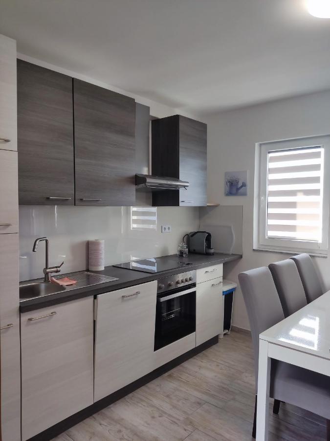 Apartmani Ima 로바니스카 외부 사진