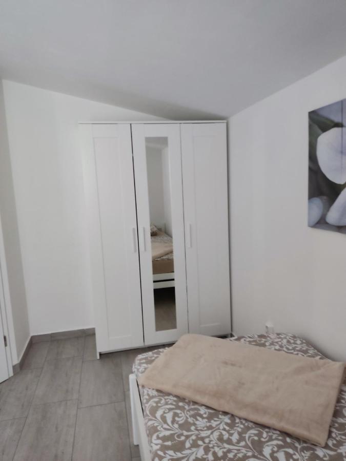 Apartmani Ima 로바니스카 외부 사진