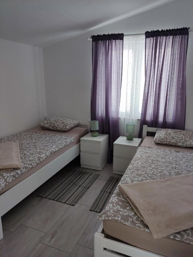 Apartmani Ima 로바니스카 외부 사진