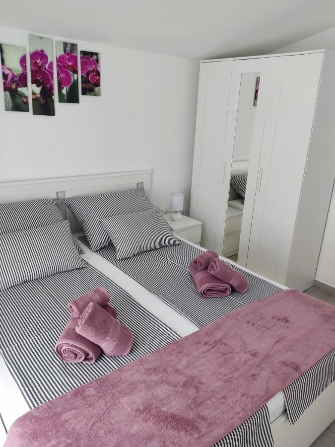 Apartmani Ima 로바니스카 외부 사진